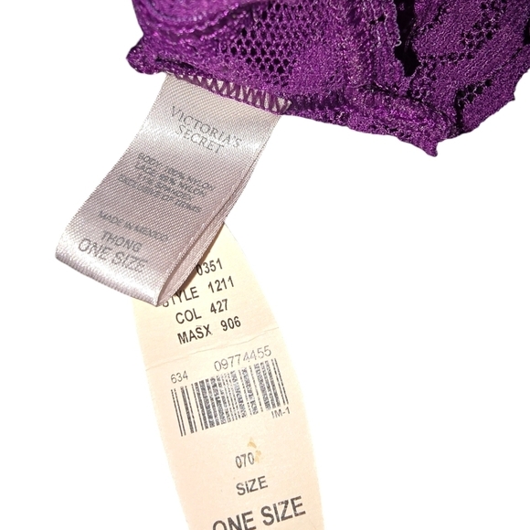 VICTORIA'S SECRET STRETCH LACE THONG - Picture 3 of 3
